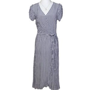 Näif flowy blue and white striped dress